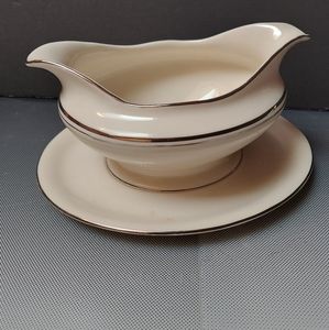 Castleton severn platinum ring gray bowl